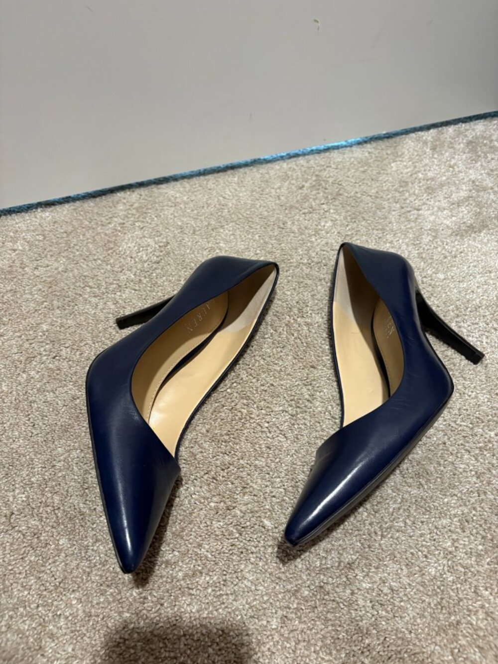 Lauren Ralph Lauren Navy Leather Pumps size 9 - Picture 2 of 4